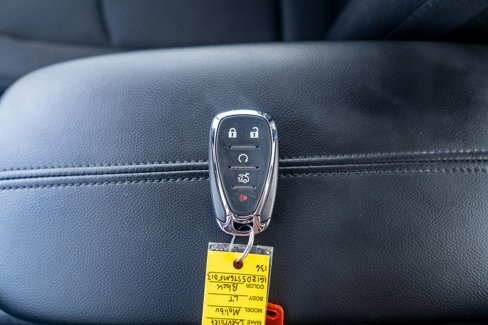 Used 2021 Chevrolet Malibu LT image 28