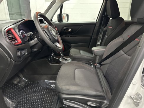 Used 2023 Jeep Renegade Trailhawk image 21