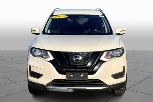 Used 2019 Nissan Rogue SV image 3
