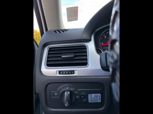 Used 2015 Volkswagen Touareg Executive image 8