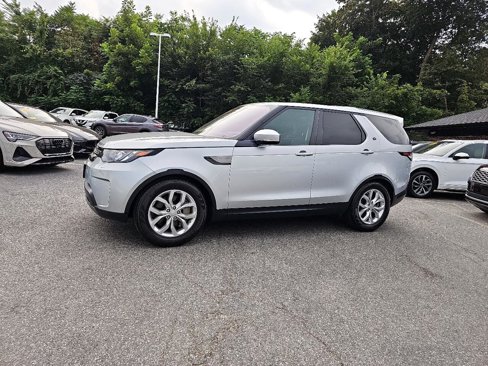 Used 2018 Land Rover Discovery SE image 5