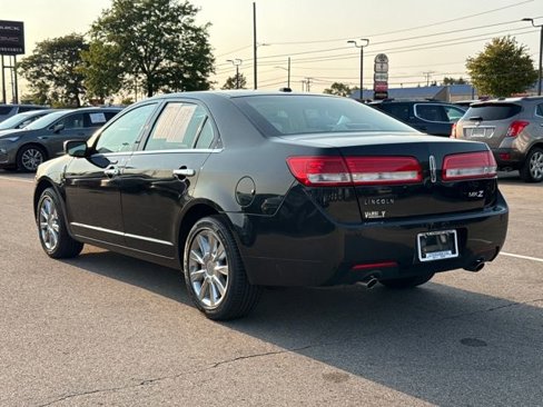 Used 2010 Lincoln MKZ image 4