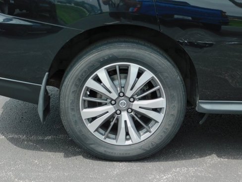 Used 2017 Nissan Pathfinder S image 10