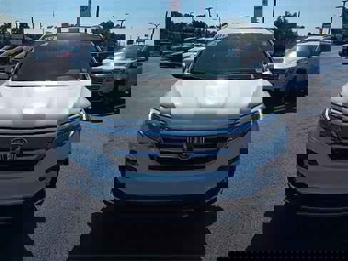 Used 2019 Honda Pilot Touring image 2