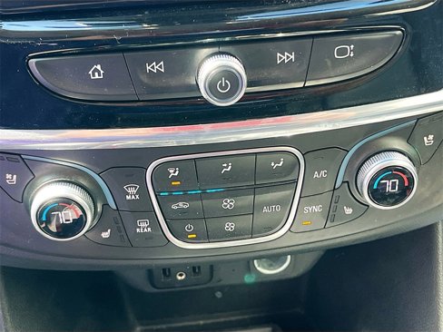 Used 2018 Chevrolet Traverse Premier image 16