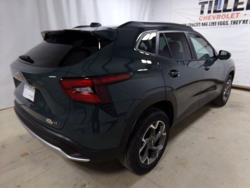New 2025 Chevrolet Trax LT w/ Driver Confidence Package image 6