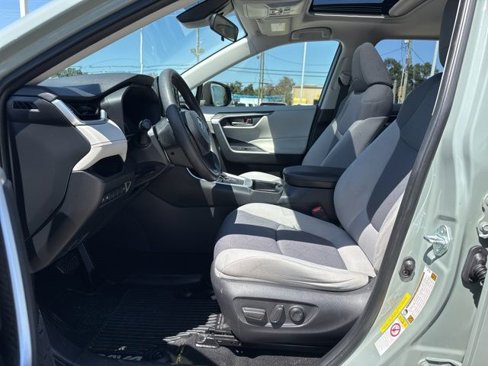 Used 2019 Toyota RAV4 XLE image 29