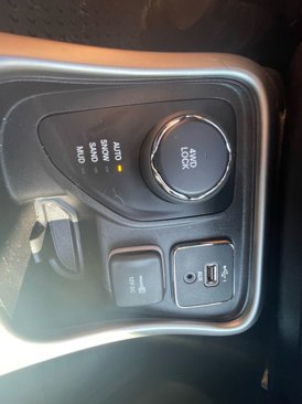 Used 2019 Jeep Compass Latitude w/ Cold Weather Group image 17