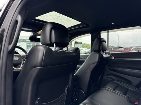Used 2017 Jeep Grand Cherokee Limited image 31