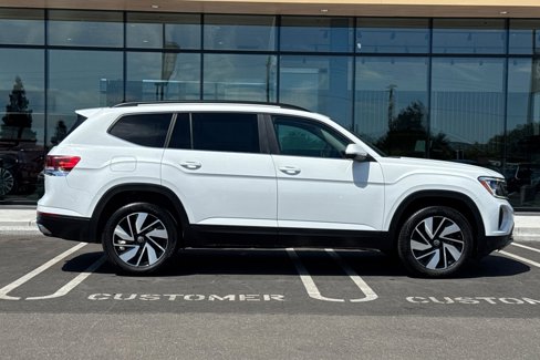 Used 2024 Volkswagen Atlas SE image 3