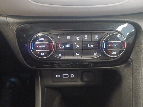 Used 2021 Buick Encore GX Select image 29