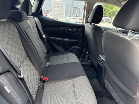 Certified 2020 Nissan Rogue Sport SV image 37