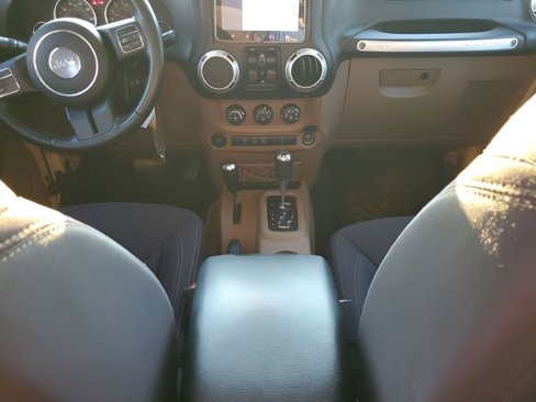 Used 2013 Jeep Wrangler Unlimited Sahara image 21