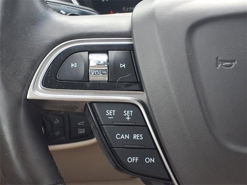 Used 2020 Lincoln Nautilus Reserve image 14