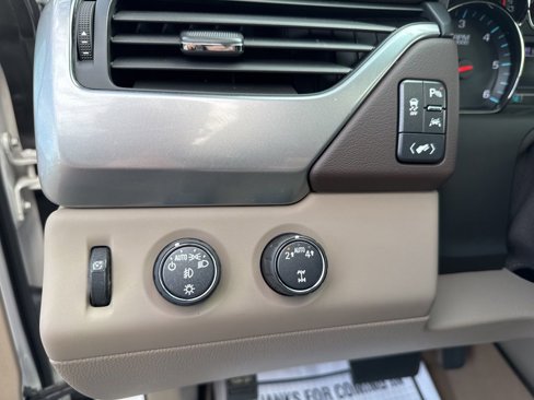 Used 2018 Chevrolet Tahoe LT image 29