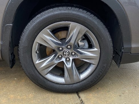 Used 2017 Toyota Highlander Limited image 22