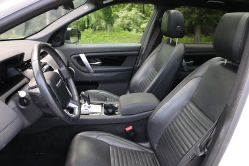 Used 2020 Land Rover Discovery Sport SE image 28