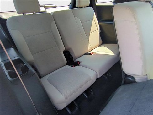 Used 2022 Chevrolet Traverse LS image 20