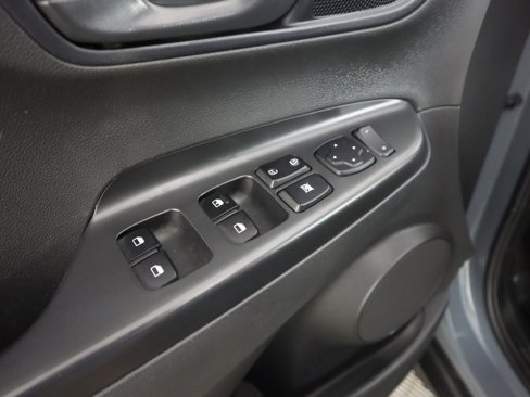Used 2022 Hyundai Kona SEL image 35