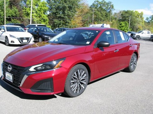 Used 2024 Nissan Altima 2.5 SV image 9