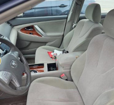 Used 2010 Toyota Camry XLE image 6