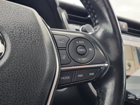 Used 2019 Toyota Camry XLE image 15