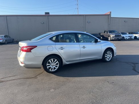 Used 2016 Nissan Sentra S image 6