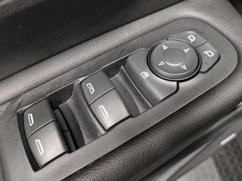 Used 2022 GMC Terrain SLT w/ Infotainment Package II image 9