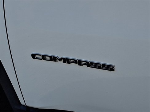 Used 2018 Jeep Compass Latitude w/ Popular Equipment Group image 30