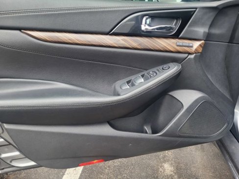 Used 2017 Nissan Maxima Platinum image 23