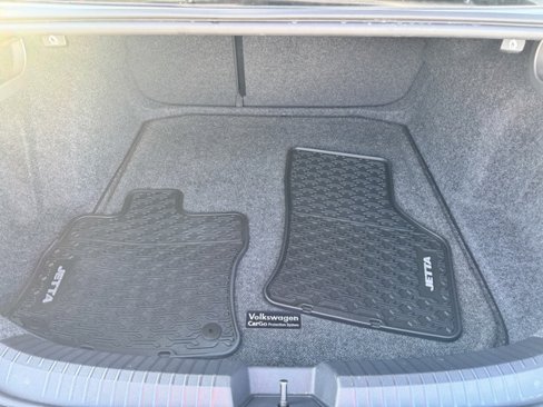 Certified 2021 Volkswagen Jetta SE w/ SE Cold Weather Package image 8