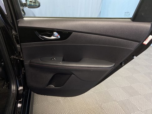 Used 2021 Kia Forte GT image 39
