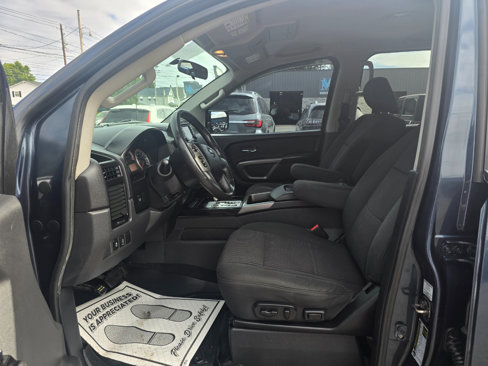 Used 2015 Nissan Titan SV w/ SV Value Truck Package image 11