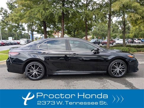 Used 2023 Toyota Camry SE image 7