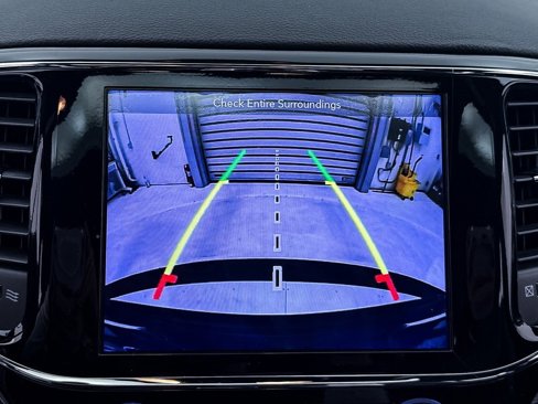 Used 2019 Jeep Grand Cherokee Altitude image 6
