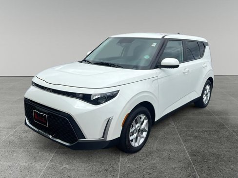 Used 2025 Kia Soul S image 3
