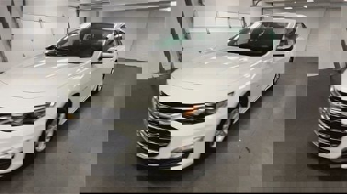 Certified 2020 Chevrolet Malibu LS w/ Driver Confidence Package II image 4