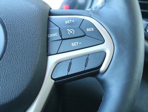 Used 2017 Jeep Cherokee Limited image 17