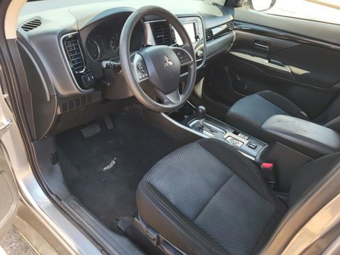 Used 2020 Mitsubishi Outlander SE image 18