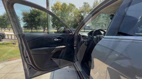 Used 2021 Jeep Cherokee Latitude Plus image 36