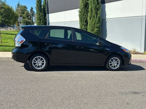 Used 2013 Toyota Prius V Two image 6