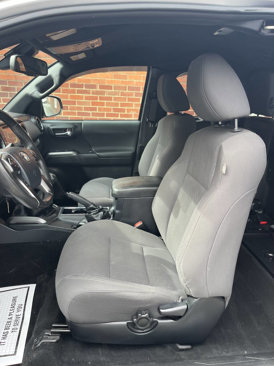Used 2018 Toyota Tacoma TRD Sport image 6