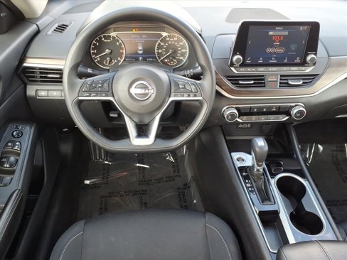 Used 2024 Nissan Altima 2.5 SV image 17