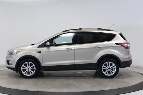 Used 2017 Ford Escape SE w/ Equipment Group 201A image 5