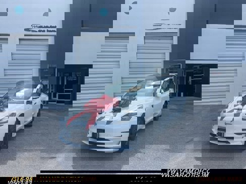 Used 2021 Tesla Model 3 Standard Range Plus image 1