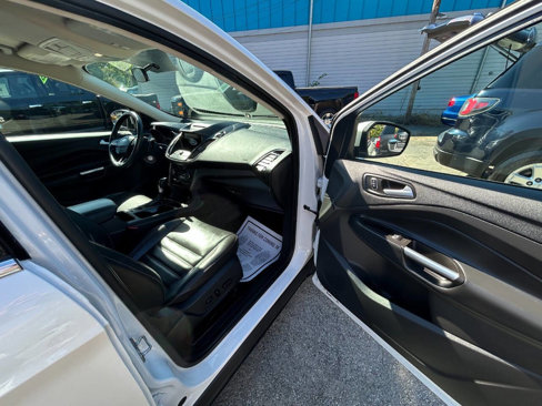 Used 2017 Ford Escape SE w/ Equipment Group 201A image 9