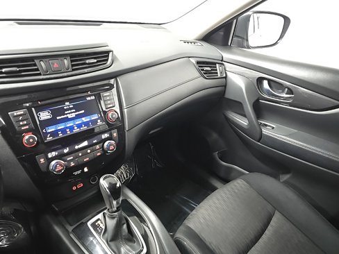 Used 2019 Nissan Rogue SV image 25