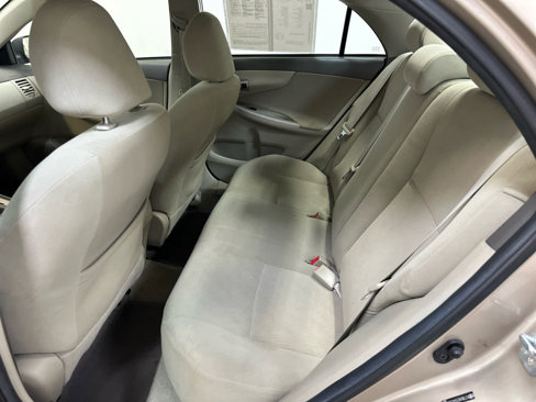 Used 2010 Toyota Corolla LE image 19