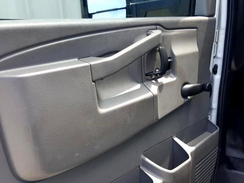 Used 2018 Chevrolet Express 3500 image 17