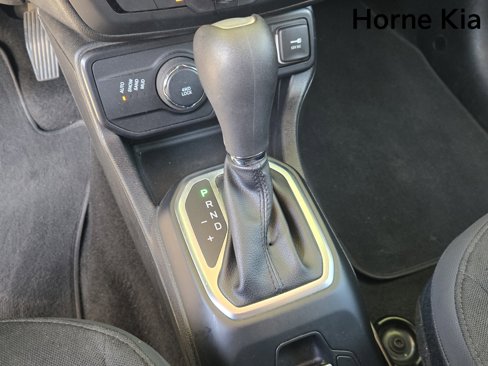 Used 2019 Jeep Renegade Altitude w/ Quick Order Package 2XM image 27